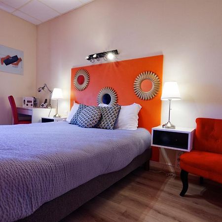 Logis Hotel Le Bocage Montmarault Eksteriør billede